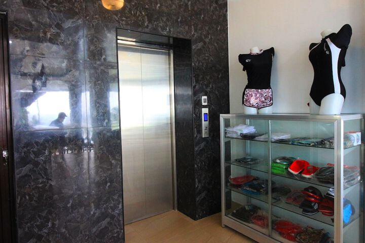 Hotel 3 of 87