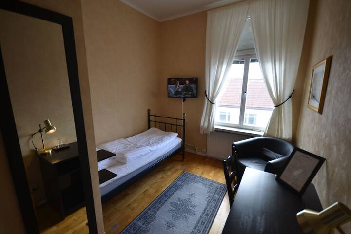 Room 22 of 57