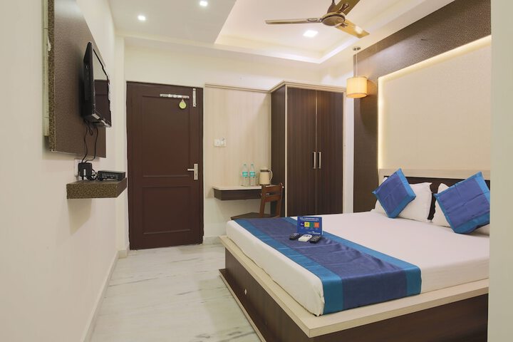 Room 8 of 35