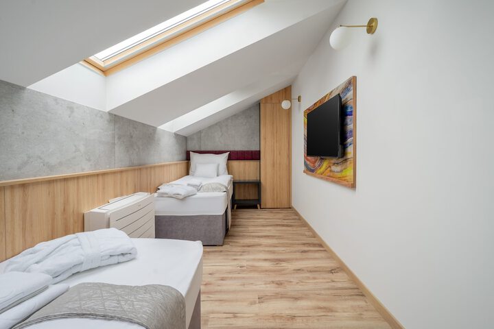 Room 32 of 135