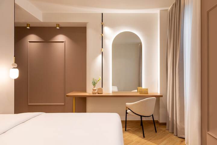 Room 47 of 95