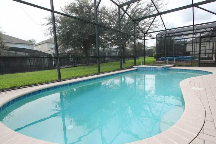 Pool 10 of 25