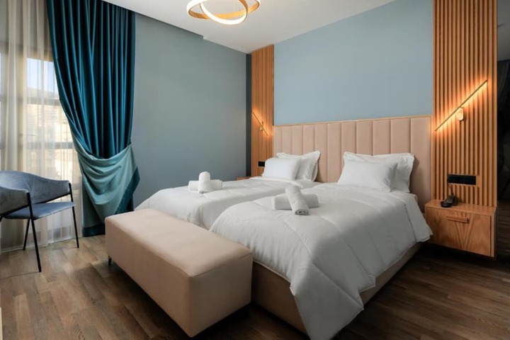 Room 10 of 71