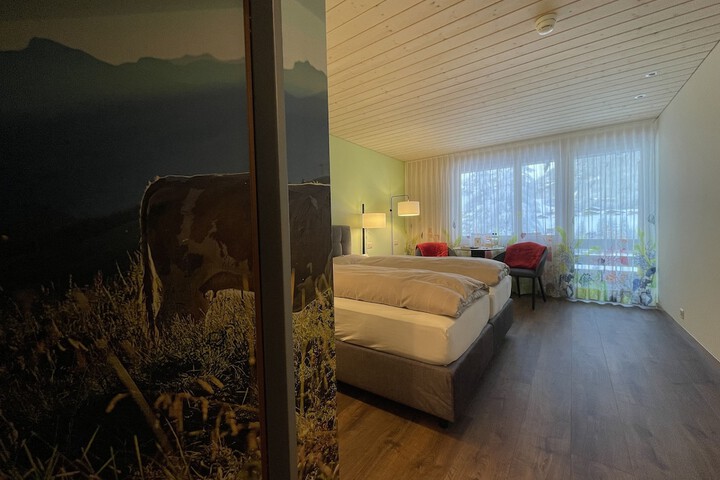 Room 28 of 96