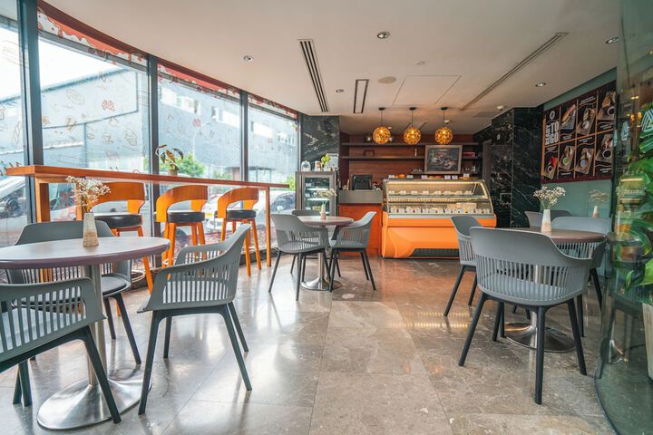 Entrance & Lobby