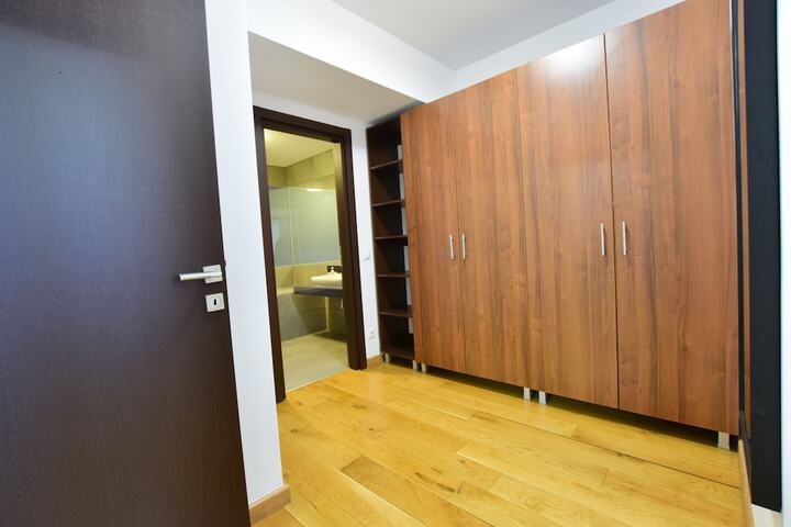 Room 21 of 206
