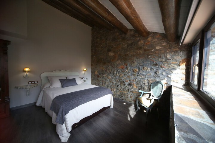 Room 4 of 64