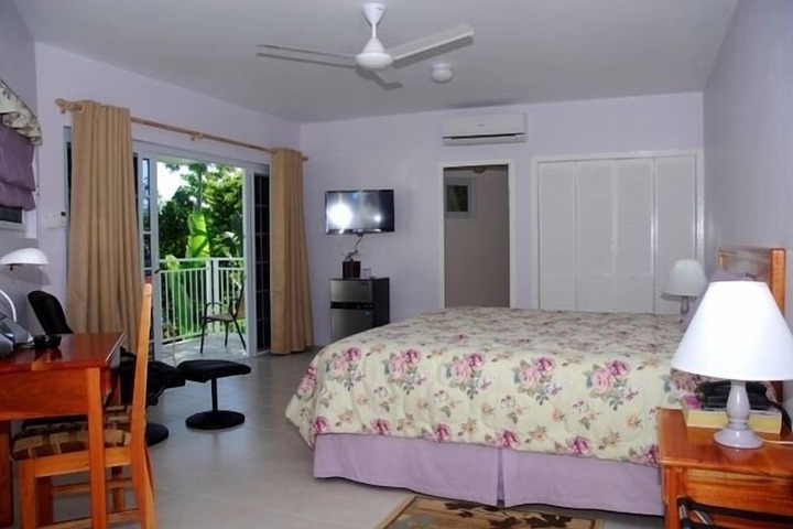 Room 42 of 79