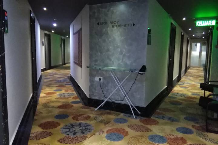 Ballroom/Hall 57 of 63