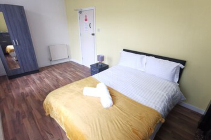 Room 33 of 35