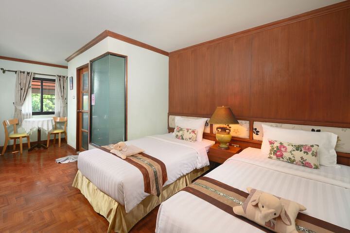 Room 28 of 60