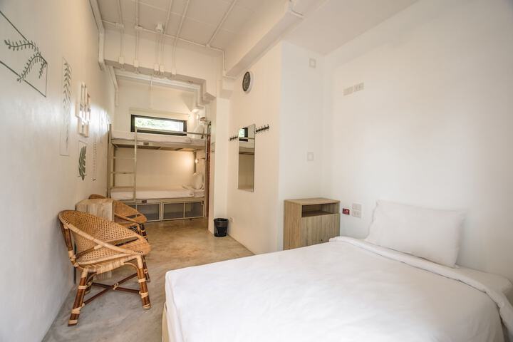 Room 15 of 37