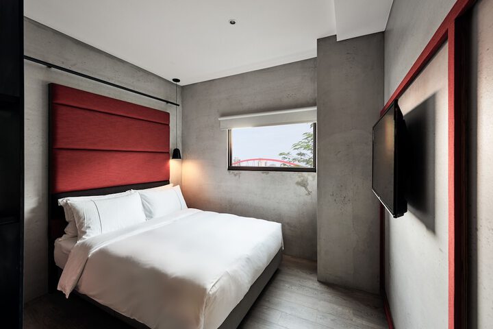 Room 10 of 57