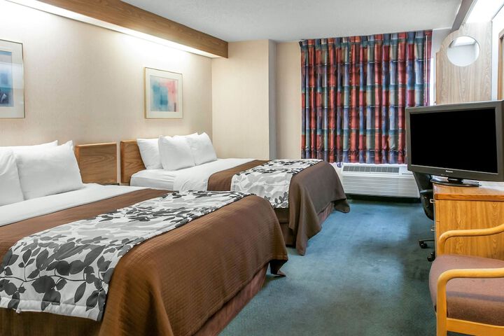 Room 9 of 28