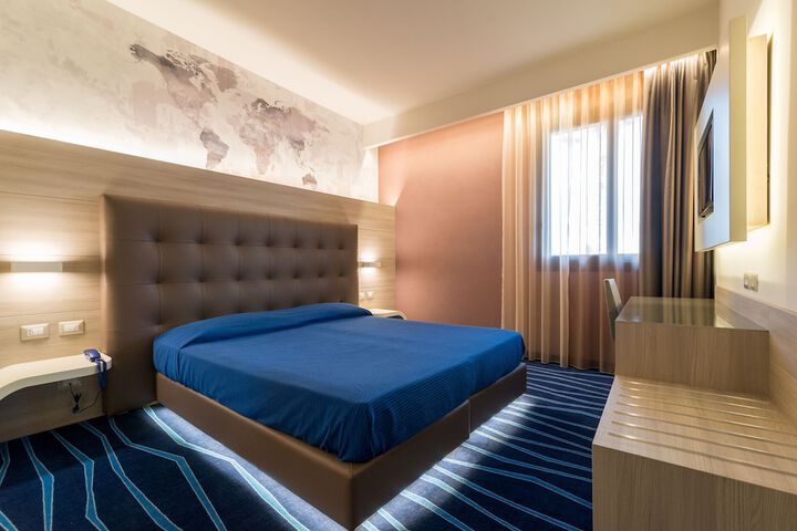 Room 10 of 63