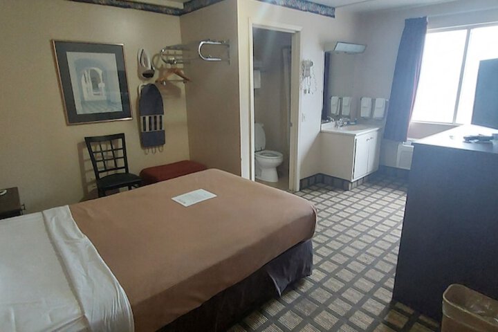 Room 5 of 22
