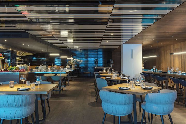 Dining 106 of 152