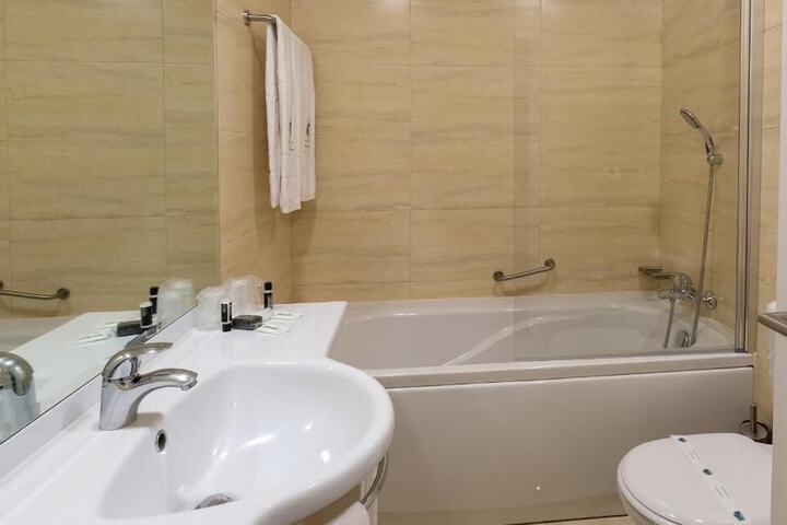 Room 20 of 29