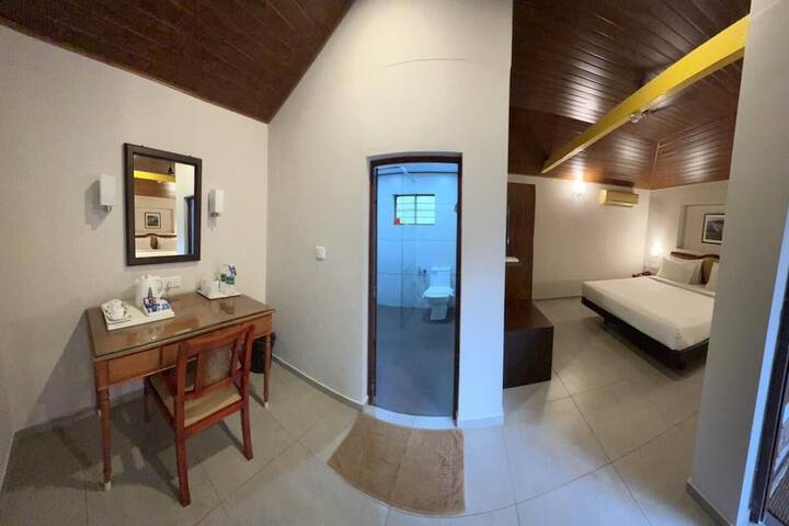Room 9 of 47