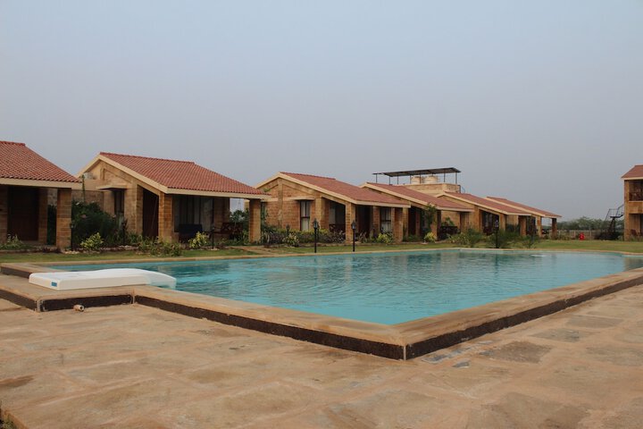Pool 40 of 75