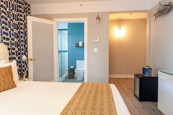 1 Queen Bed (15 of 53)