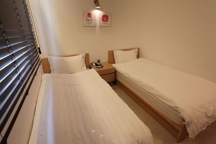 Room 173 of 198