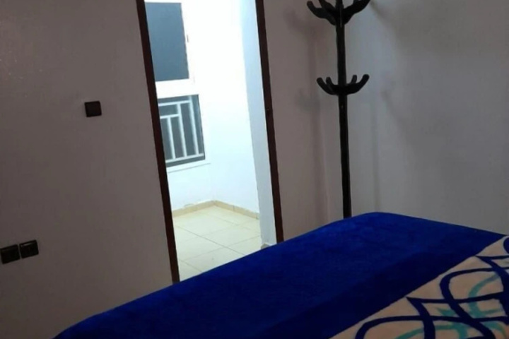 Room 2 of 10