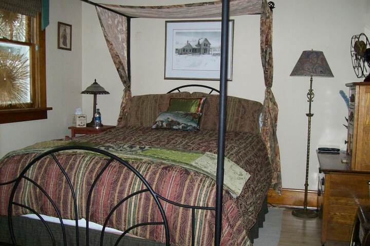 Room 17 of 40