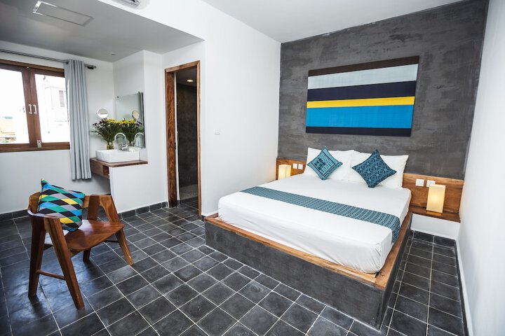 Room 25 of 60