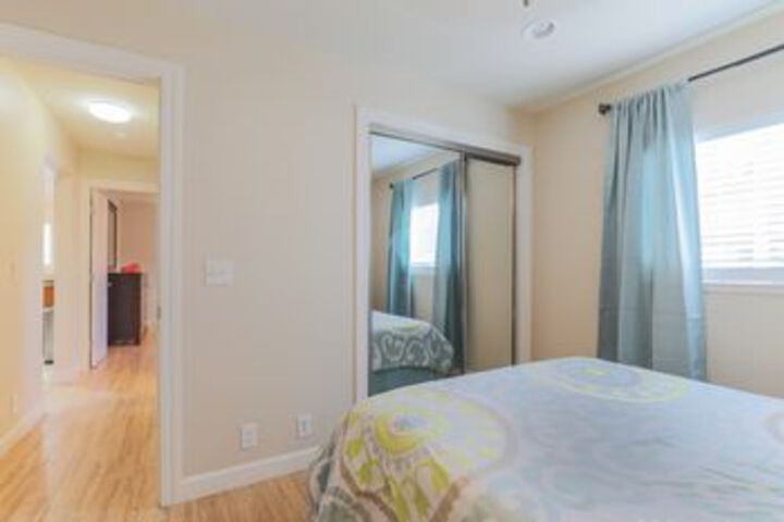 Room 13 of 33