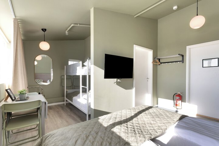 Room 17 of 87