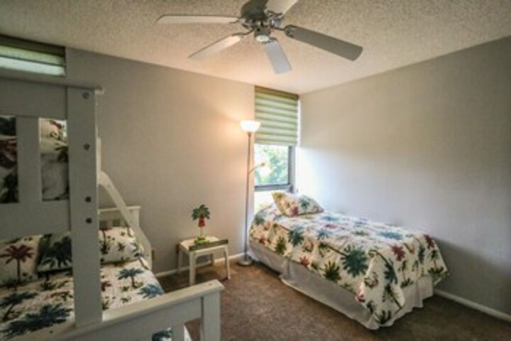 Room 25 of 28