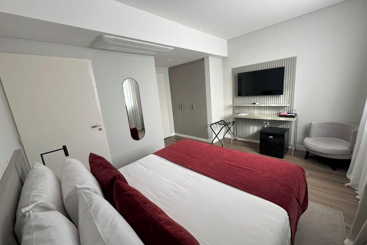 Room 40 of 99