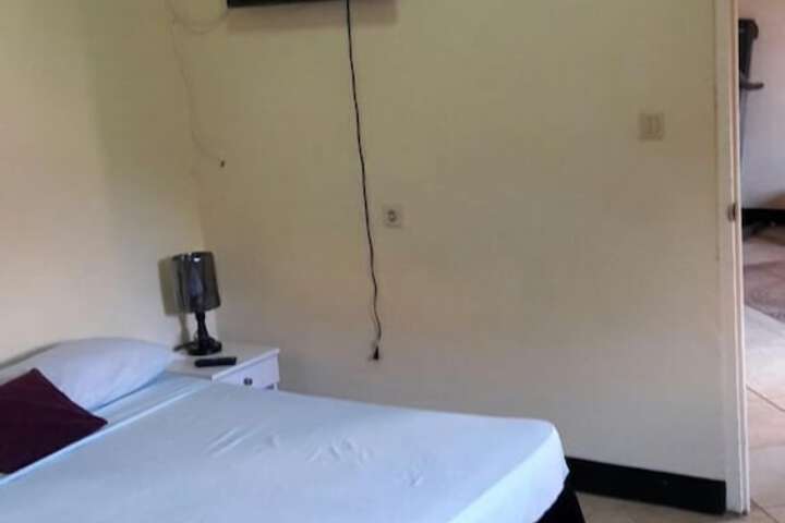 Room 11 of 40