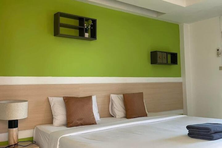 Room 25 of 76