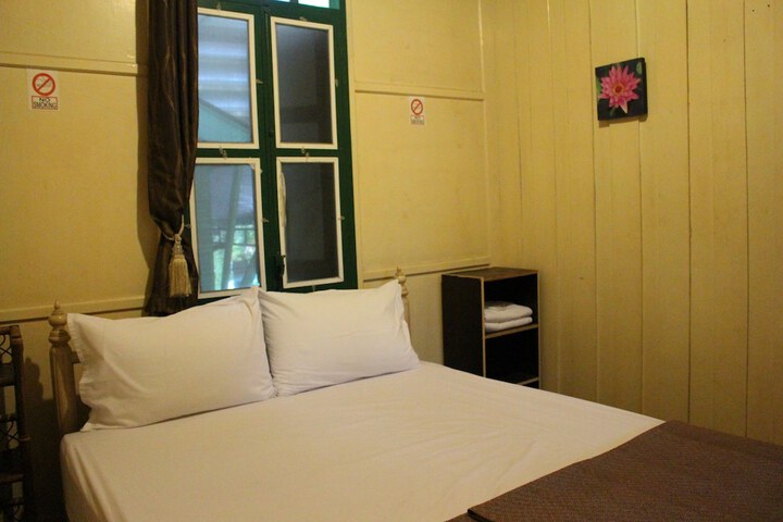 Room 3 of 115