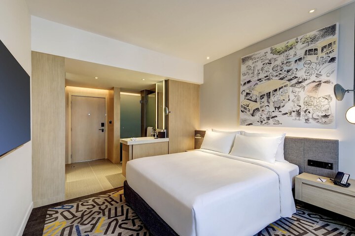 Room 17 of 53