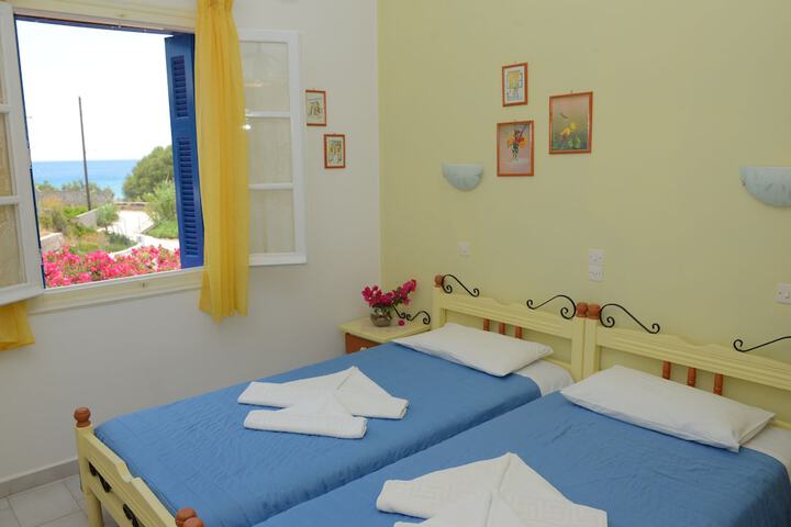 Room 27 of 96