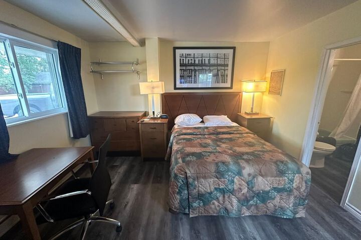 Room 5 of 42
