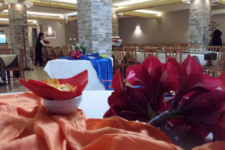 Dining 46 of 54