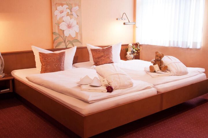 Room 5 of 75