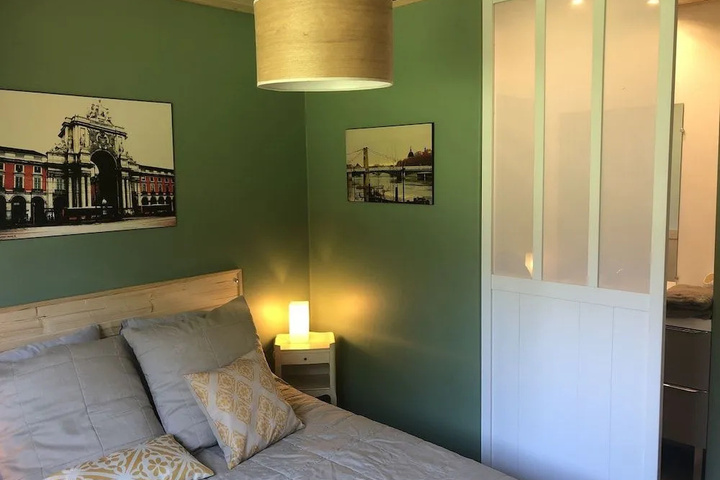 Room 5 of 14