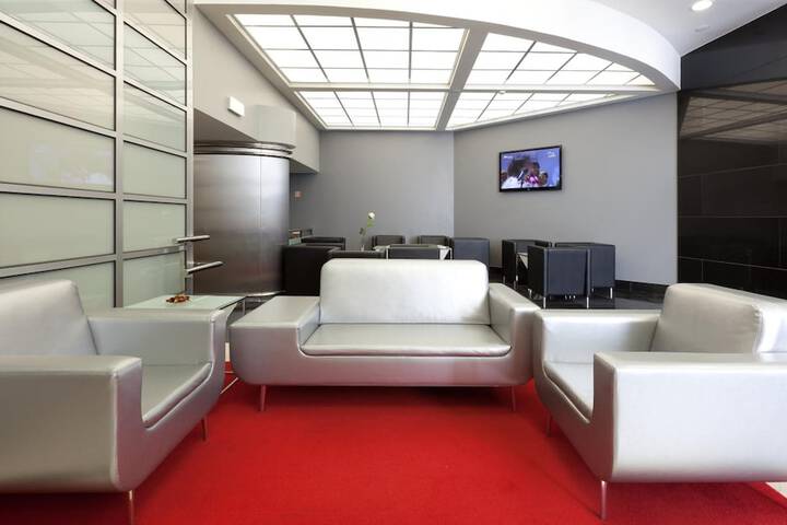 Guest Lobby