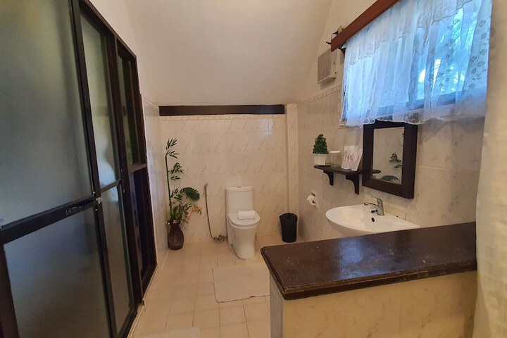Room 105 of 141