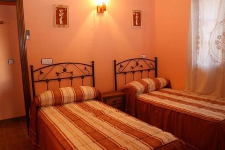 Room 5 of 32