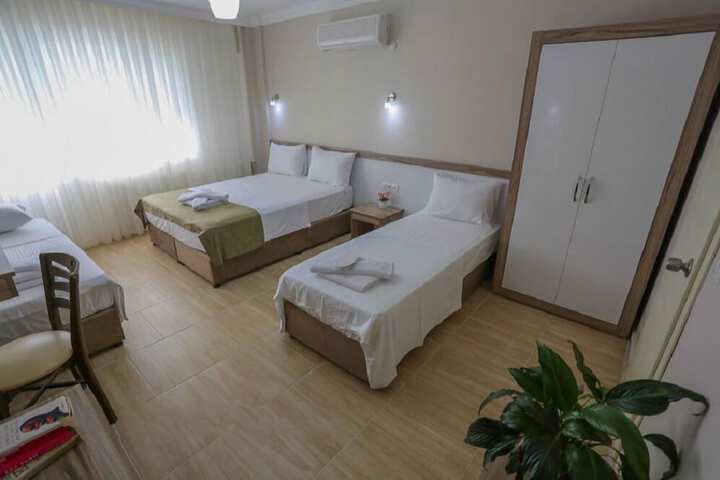 Room 7 of 14