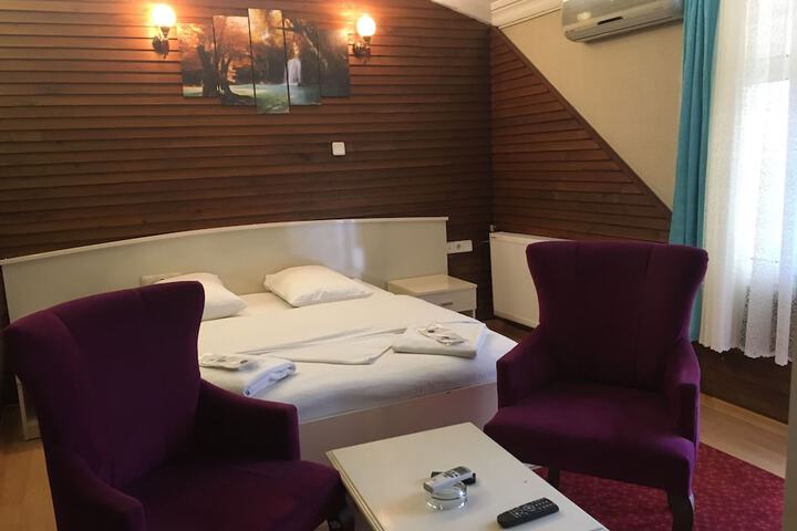 Room 8 of 32