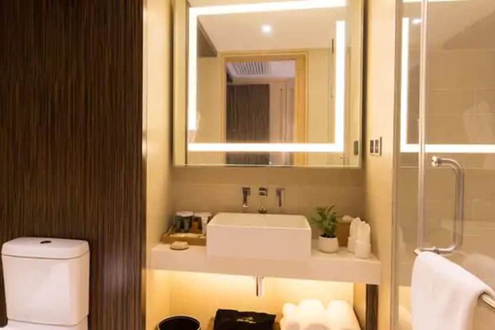 Room 15 of 36