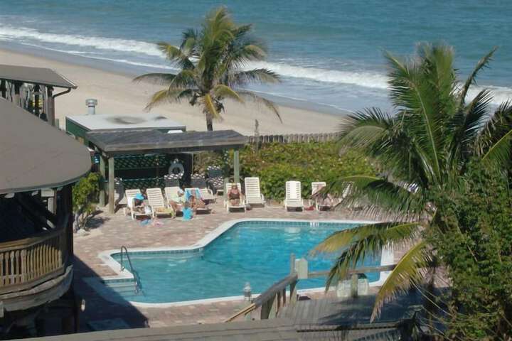 Pool Hotel