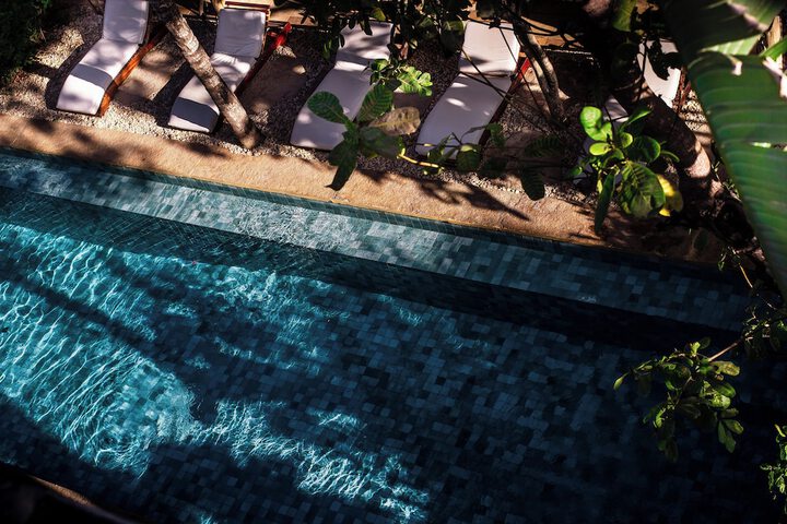 Pool 103 of 190